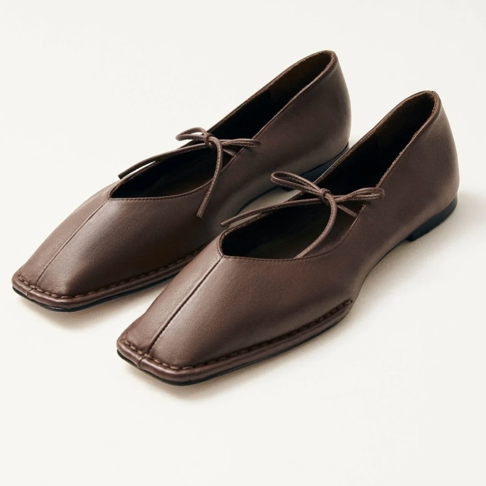 ALOHAS Sway - chestnut brown women's flats size 38. (7.5)